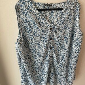 Bloom Chic Size 28 Plus Size Floral Button Down Tank